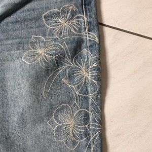 Lucky brand flower detail light blue